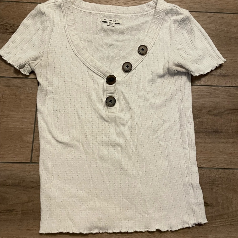 White American Eagle Lettuce Edge Tee